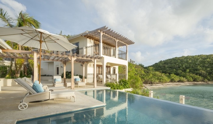 LUXURY ESCAPE AT BLUE WATERS RESORT & SPA